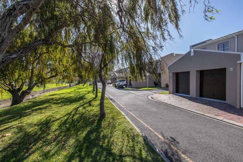 3 Bedroom Property for Sale in Diep River Western Cape